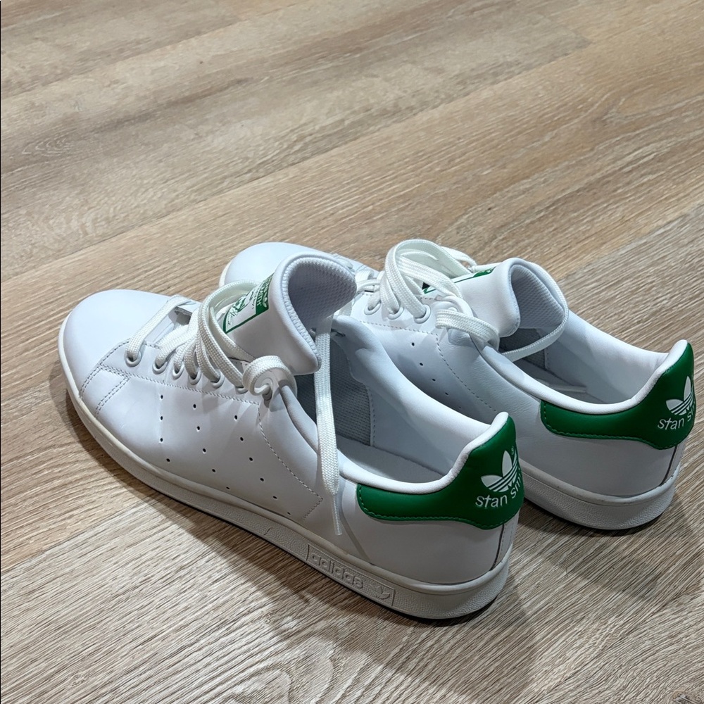 Adidas White and Green Stan Smith Shoes - Picture 4 of 11